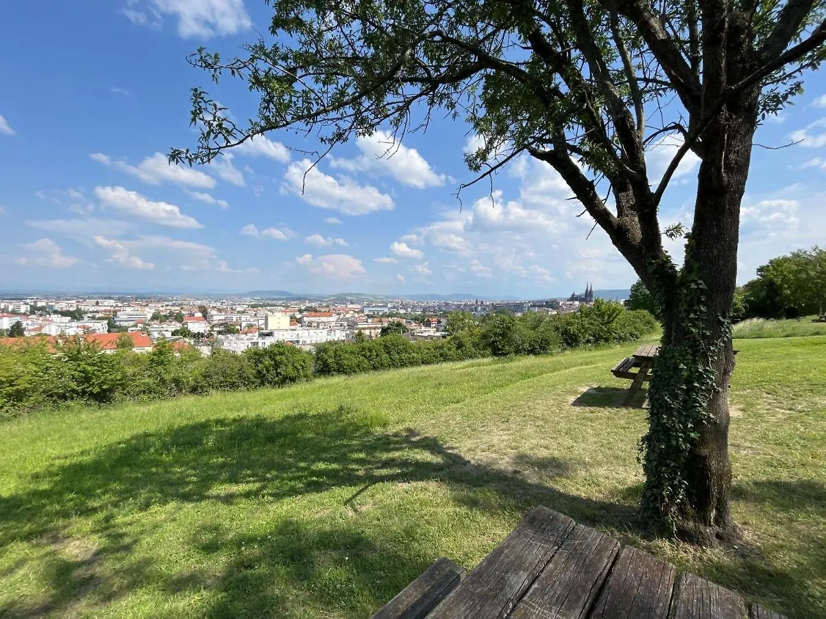 Апартаменты Charmant 2 Pieces Parc Montjuzet Клермон-Ферран